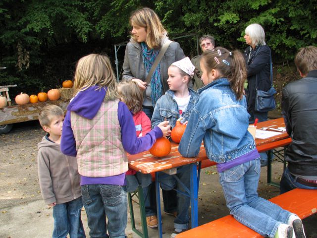 Der Eingang zum Kräutergarten - herbstlich geschmückt