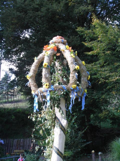 die geschmückte Erntekrone